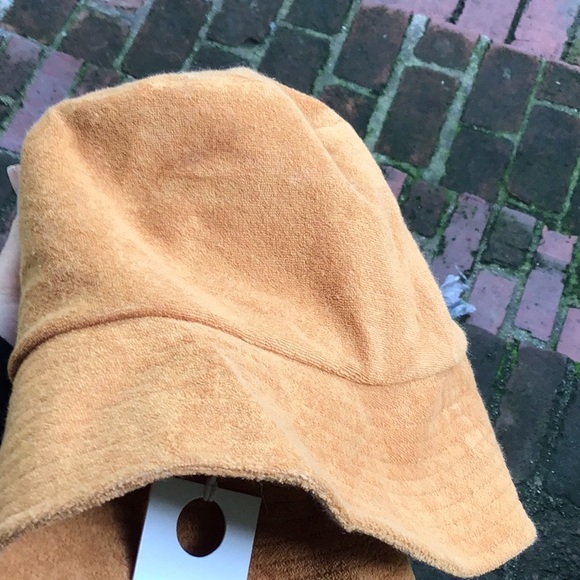 Rare ! Wyeth terry cloth Carmel bucket hat